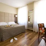 Fenice Ξενοδοχείο 3*