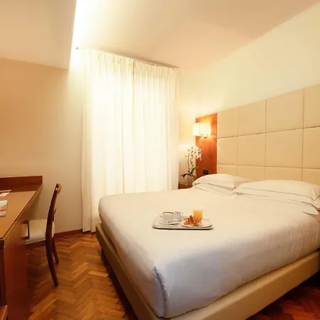 Отель Fenice 3*