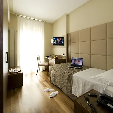 Отель Fenice Милан