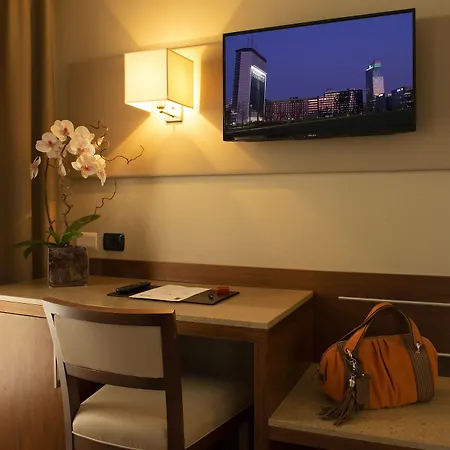 Отель Fenice Милан